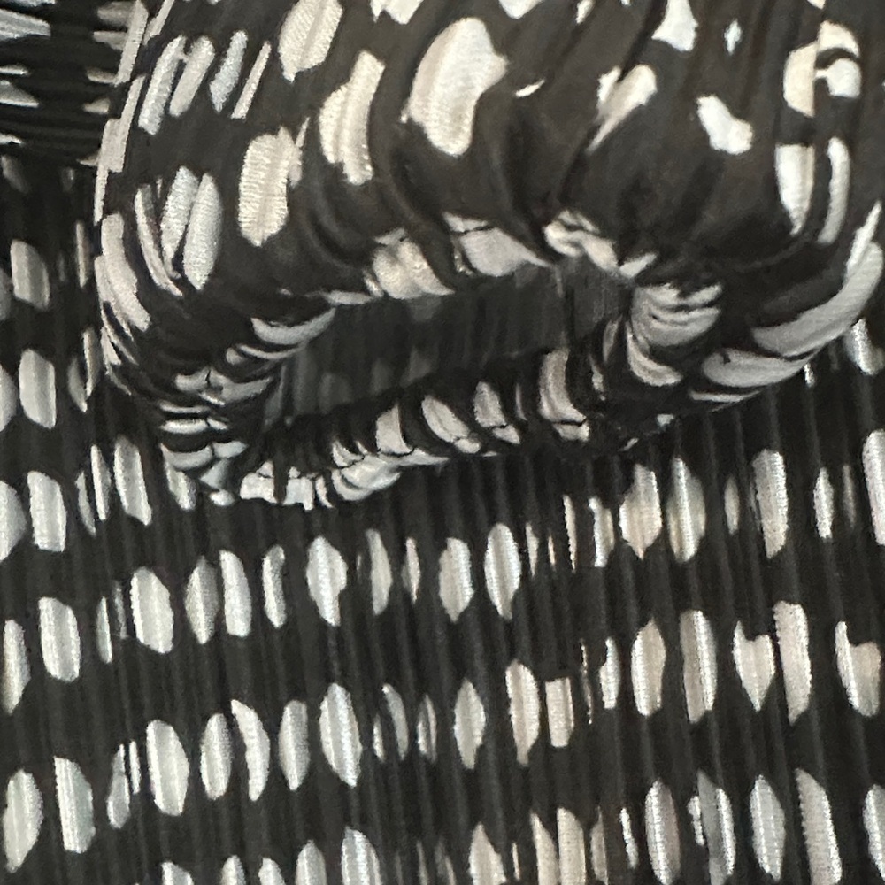 Joie Black and White Long Sleeve Top - Picture 4 of 9